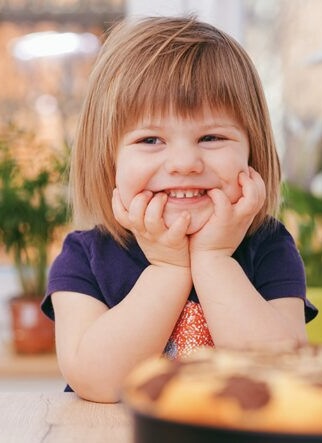 Entdecke, wie Zuckerkonsum, Ernährung und emotionale Prägung das Essverhalten und die Gehirnentwicklung deiner Kinder beeinflussen – praxisnahe Tipps und fundierte Erkenntnisse für einen ausgewogenen und gesunden Familienalltag.